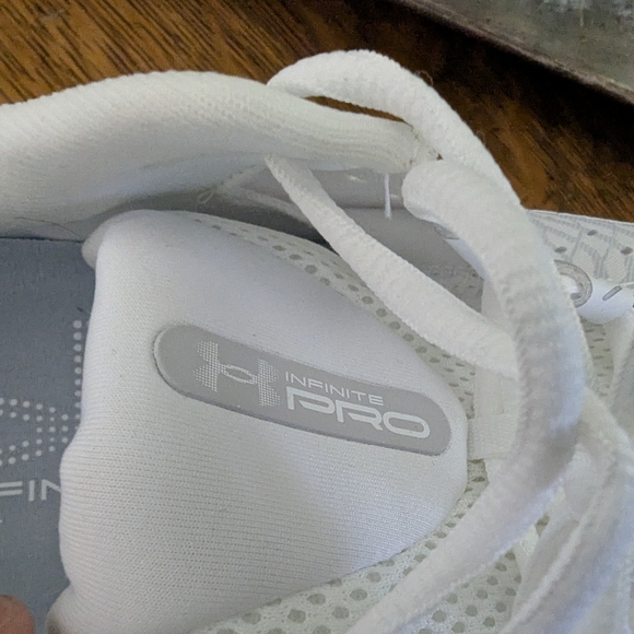 Under Armour Infinite Pro White 10.5 Quartz Men Road Running worn once indoors - Picture 10 of 12